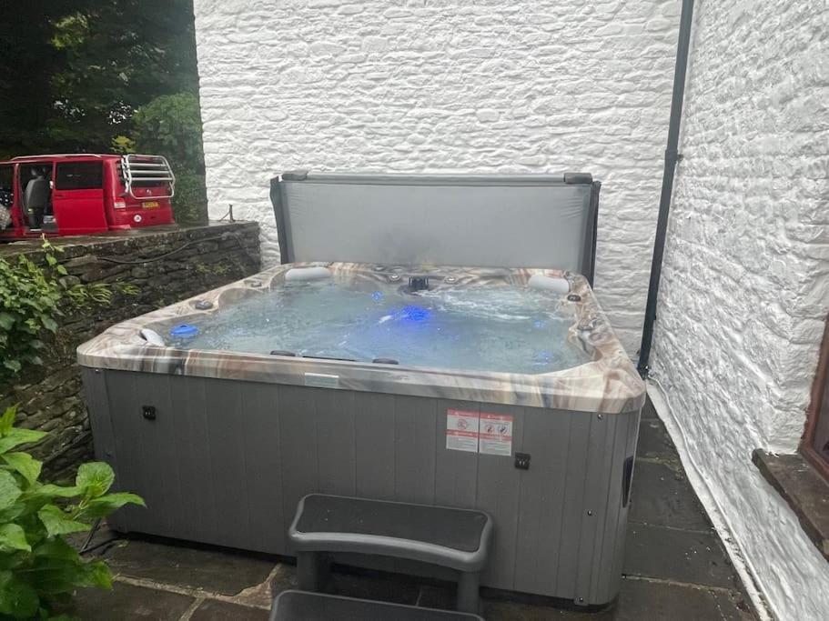 Large Historic Farmhouse In Rhondda Valley Perfect For Groups With Hot Tub Blaencwm Ngoại thất bức ảnh