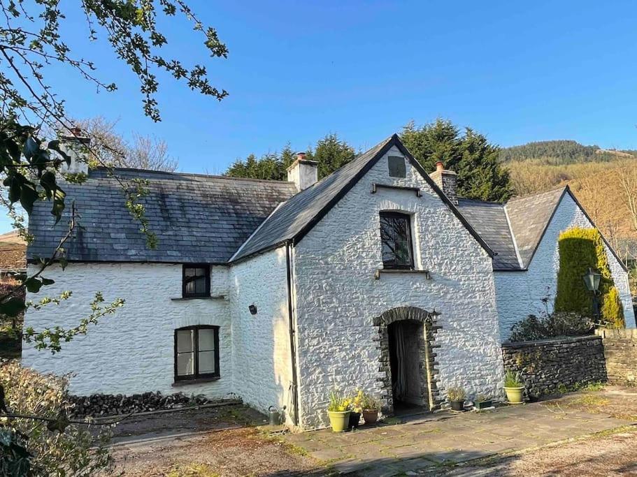 Large Historic Farmhouse In Rhondda Valley Perfect For Groups With Hot Tub Blaencwm Ngoại thất bức ảnh