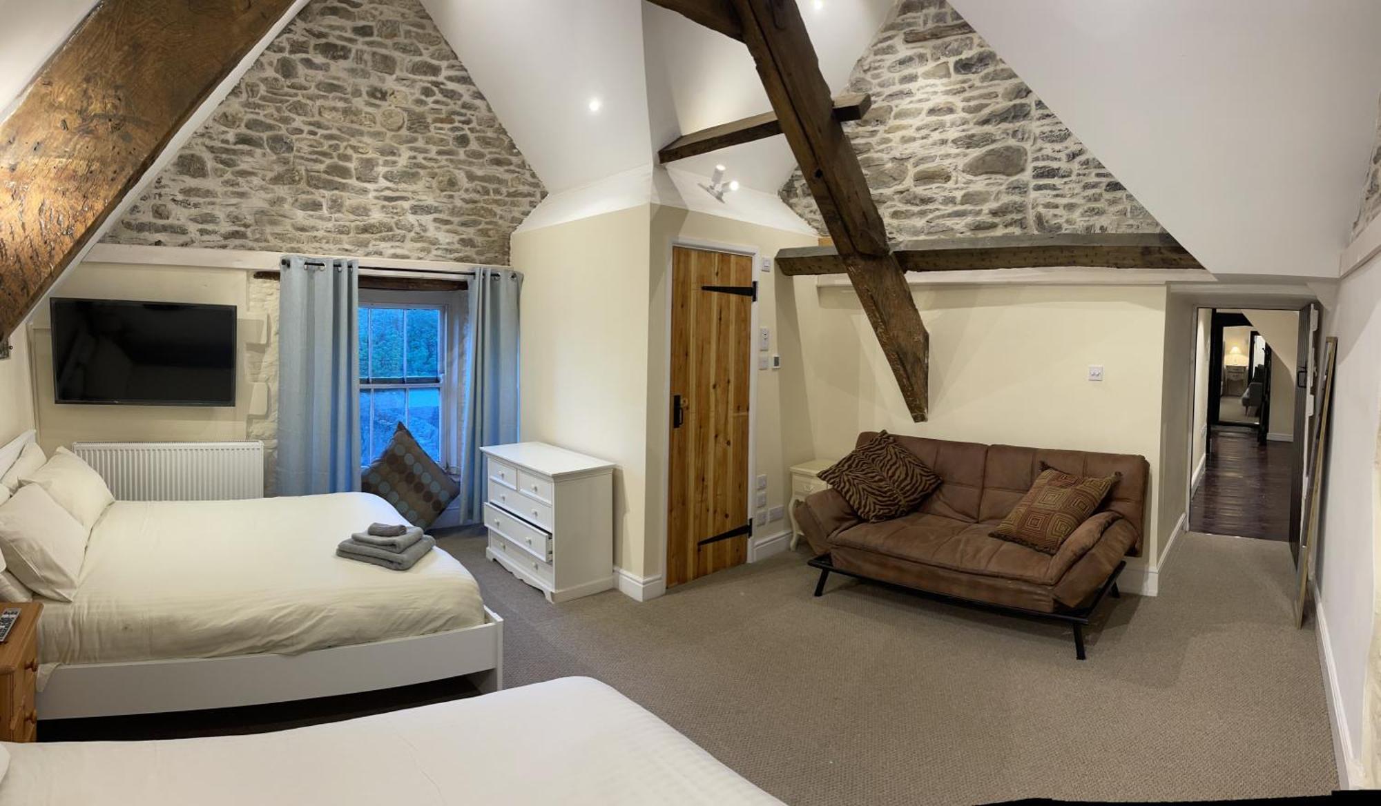 Large Historic Farmhouse In Rhondda Valley Perfect For Groups With Hot Tub Blaencwm Ngoại thất bức ảnh